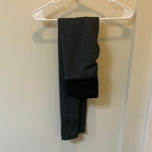 Stretch leggings with synch butt